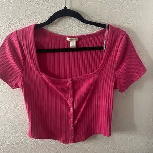 Women’s button crop top pink